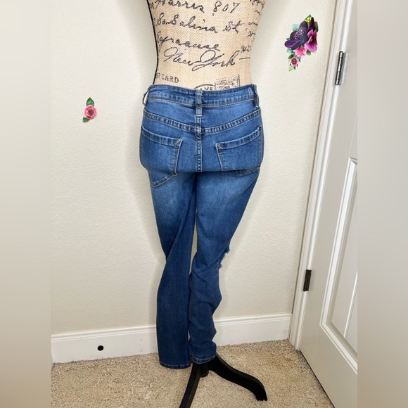 Kensie Effortless Ankle Mid Rise Distressed Style Medium Blue Jeans Size 26 - Picture 6 of 8